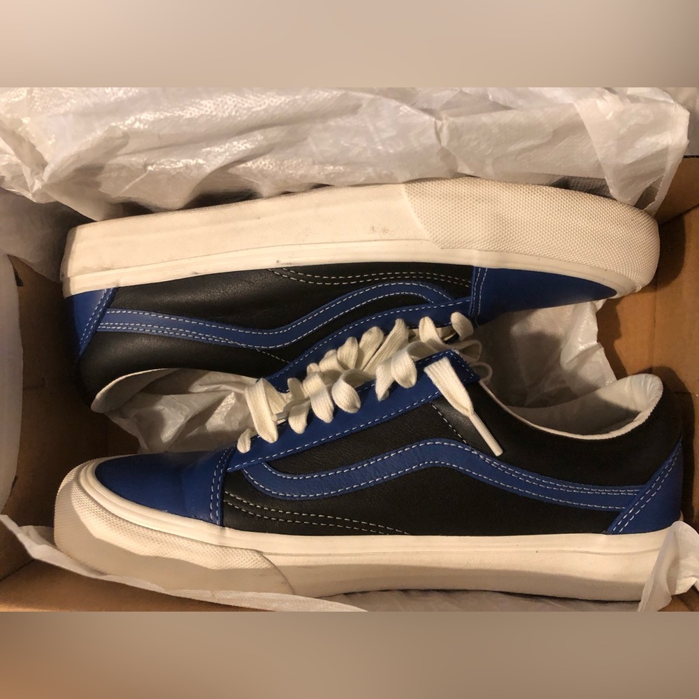 Vans in Dodger colors